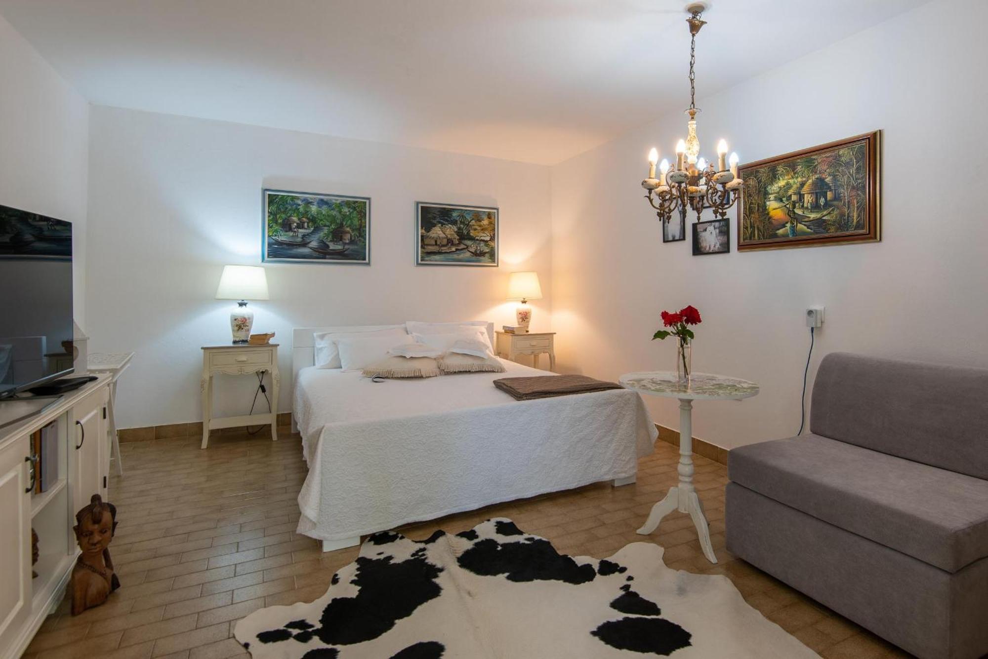 Apartma Of The Hills Llr