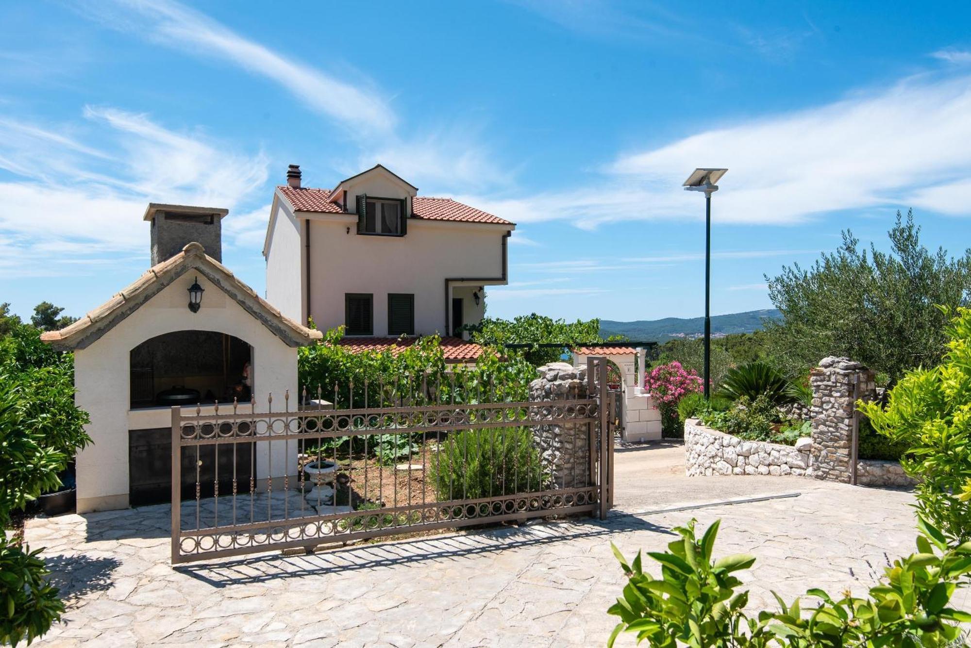 Of The Hills Llr Apartma *