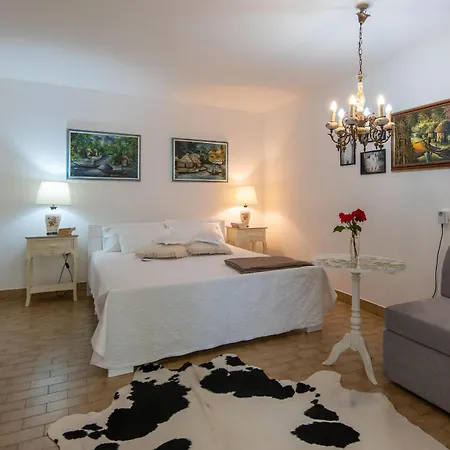 Top Of The Hills Apartments Llr Orebic Room photo